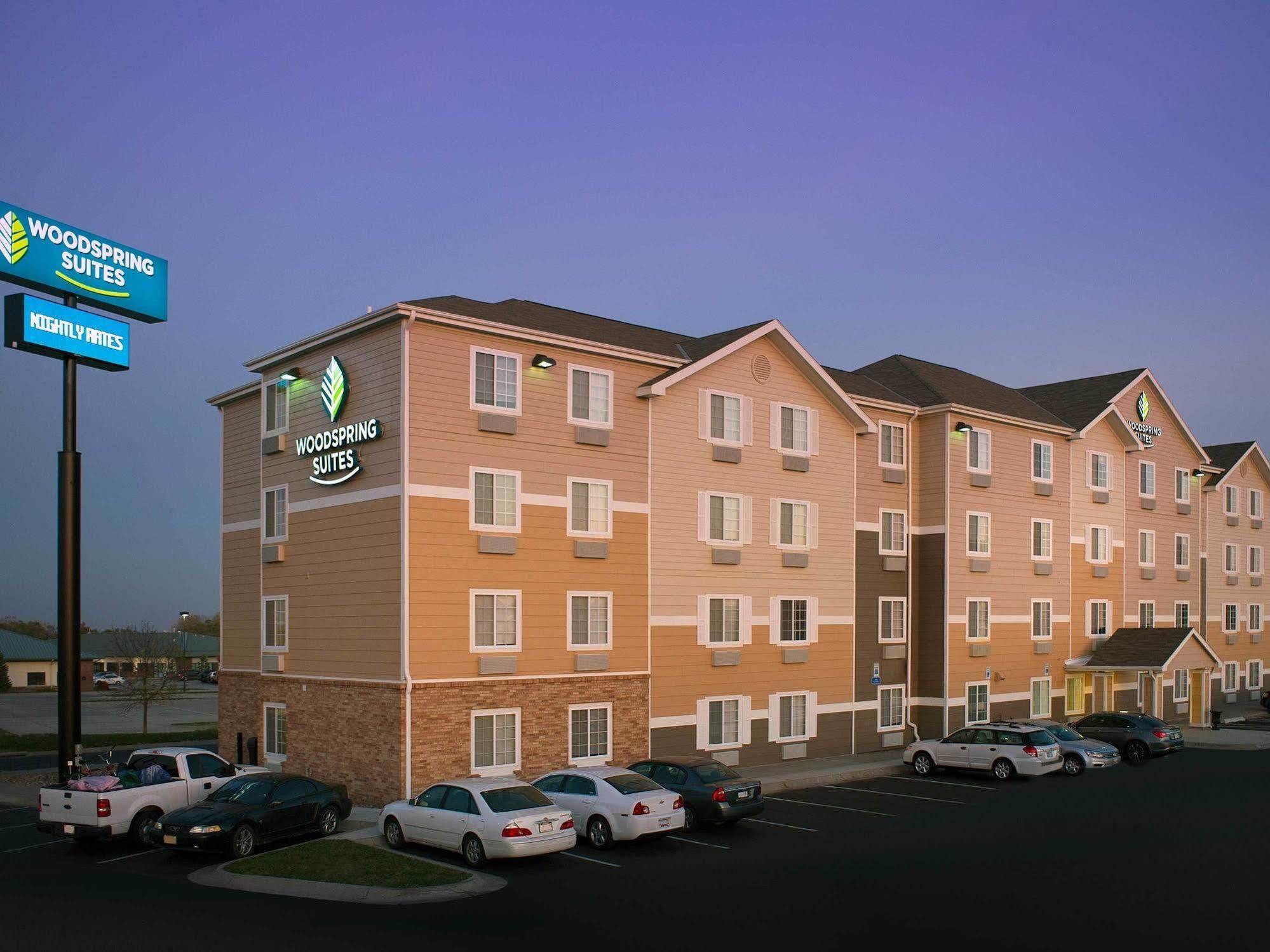 Woodspring Suites Lincoln Northeast I-80 Esterno foto